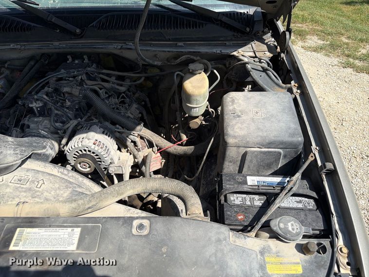 image for item FP3045 2002 Chevrolet Silverado 1500 Crew Cab pickup truck
