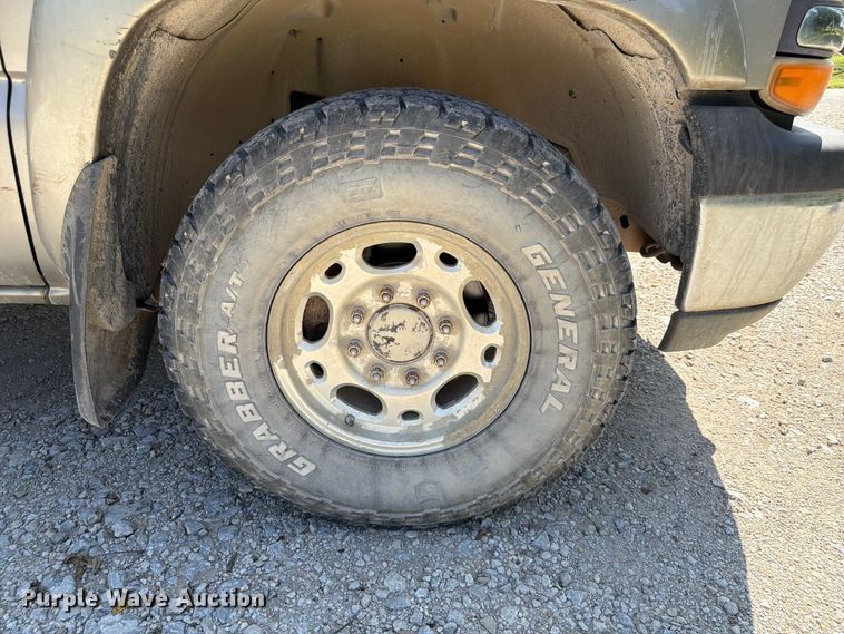image for item FP3045 2002 Chevrolet Silverado 1500 Crew Cab pickup truck