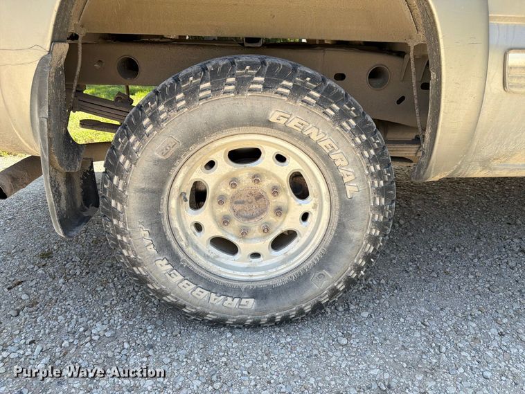 image for item FP3045 2002 Chevrolet Silverado 1500 Crew Cab pickup truck