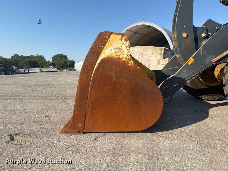 image for item FP4052 2021 John Deere 624P wheel loader