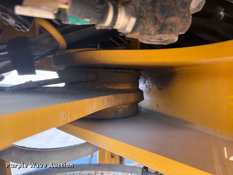 image for item FP4052 2021 John Deere 624P wheel loader