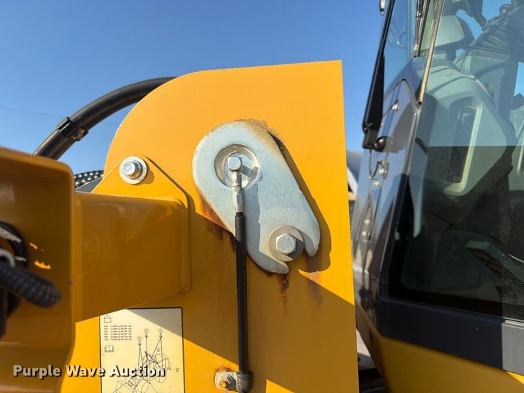 image for item FP4052 2021 John Deere 624P wheel loader