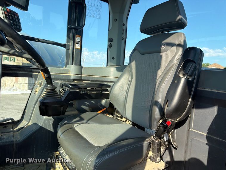 image for item FP4052 2021 John Deere 624P wheel loader