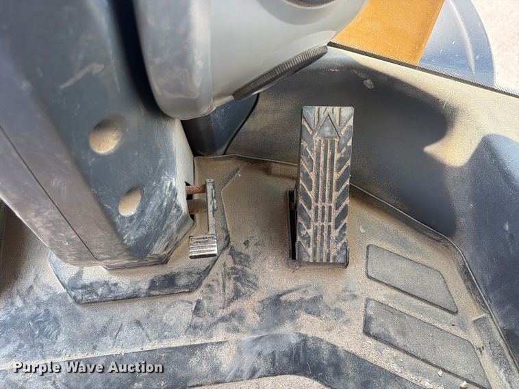 image for item FP4052 2021 John Deere 624P wheel loader