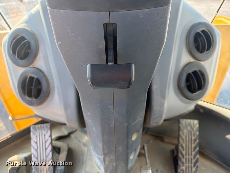 image for item FP4052 2021 John Deere 624P wheel loader