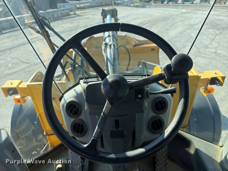image for item FP4052 2021 John Deere 624P wheel loader