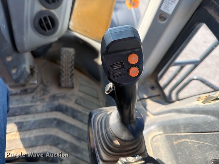 image for item FP4052 2021 John Deere 624P wheel loader