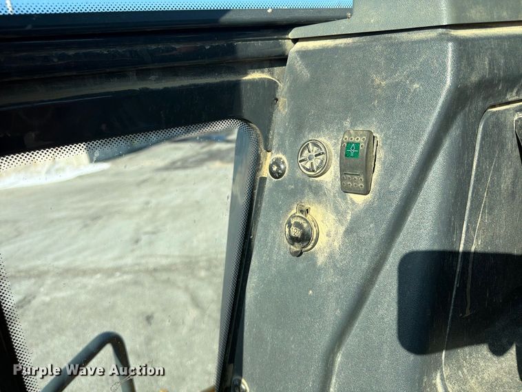 image for item FP4052 2021 John Deere 624P wheel loader