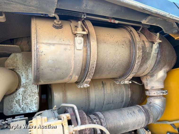 image for item FP4052 2021 John Deere 624P wheel loader