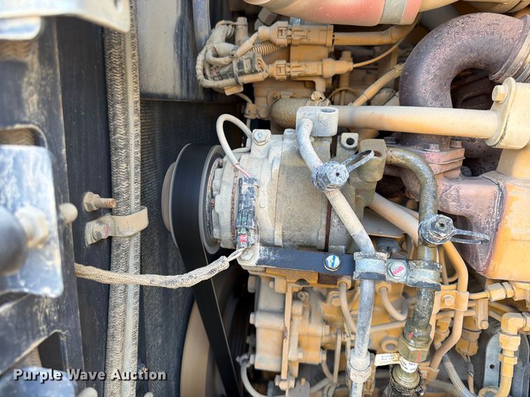 image for item FP4052 2021 John Deere 624P wheel loader
