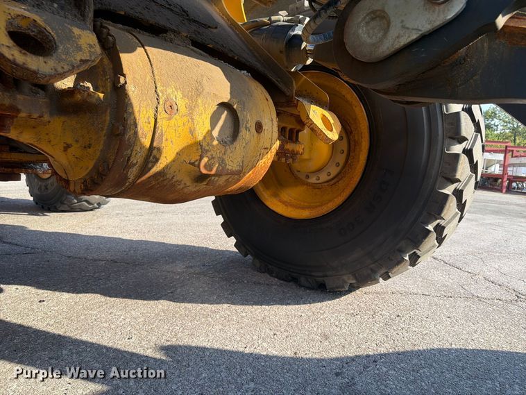 image for item FP4052 2021 John Deere 624P wheel loader
