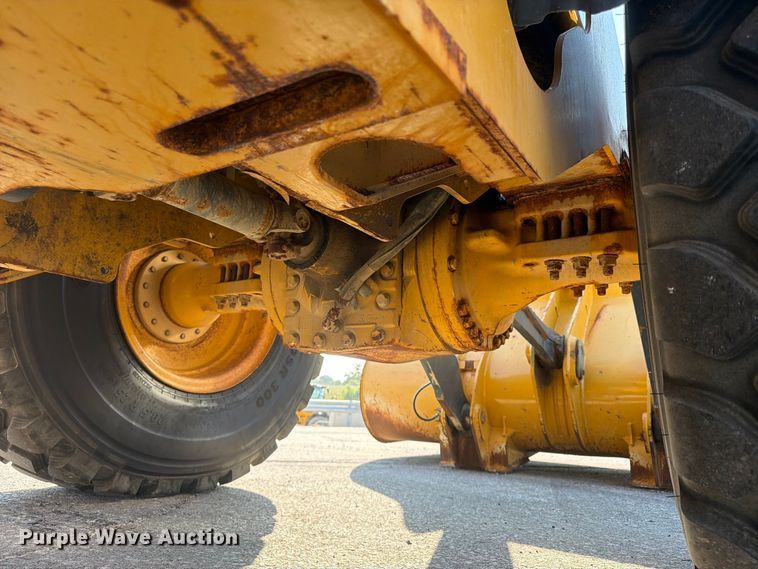 image for item FP4052 2021 John Deere 624P wheel loader