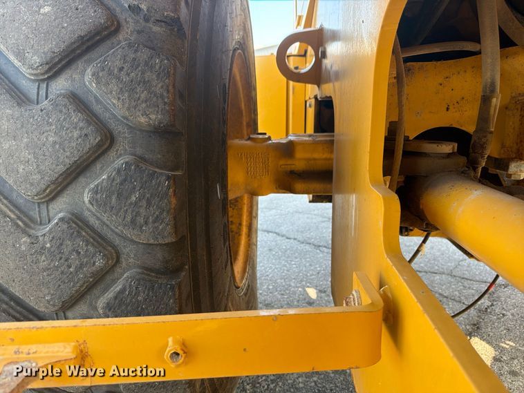 image for item FP4052 2021 John Deere 624P wheel loader