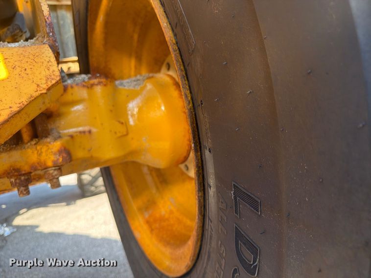 image for item FP4052 2021 John Deere 624P wheel loader