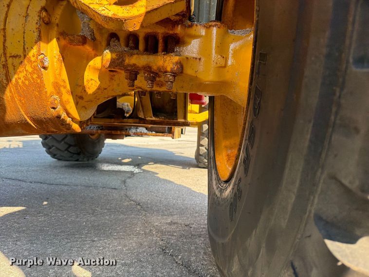 image for item FP4052 2021 John Deere 624P wheel loader