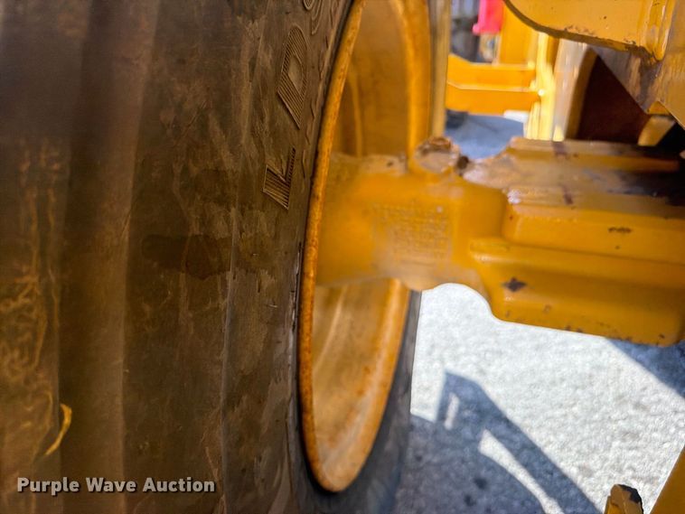 image for item FP4052 2021 John Deere 624P wheel loader