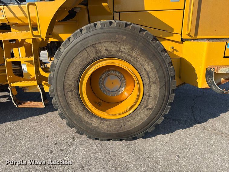 image for item FP4052 2021 John Deere 624P wheel loader