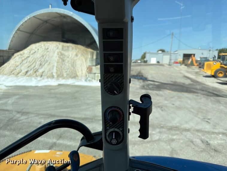 image for item FP4053 2016 New Holland TS6 130 MFWD tractor