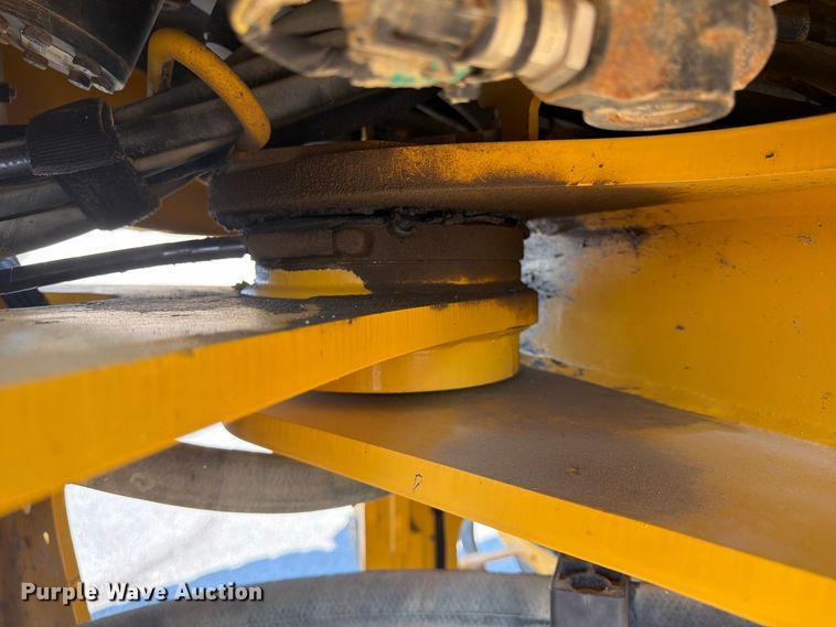 image for item FP4054 2021 John Deere 624P wheel loader