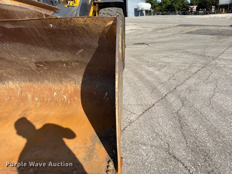 image for item FP4054 2021 John Deere 624P wheel loader