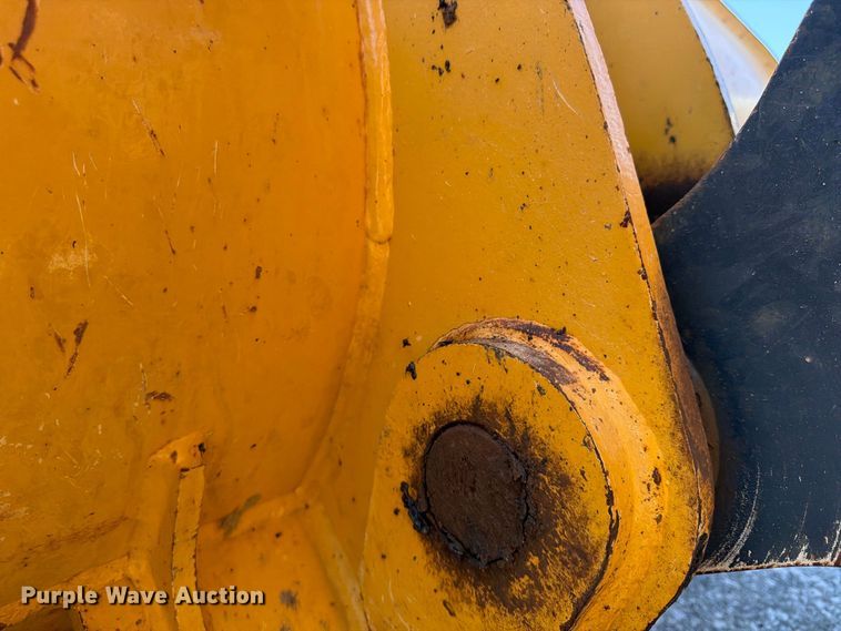 image for item FP4054 2021 John Deere 624P wheel loader