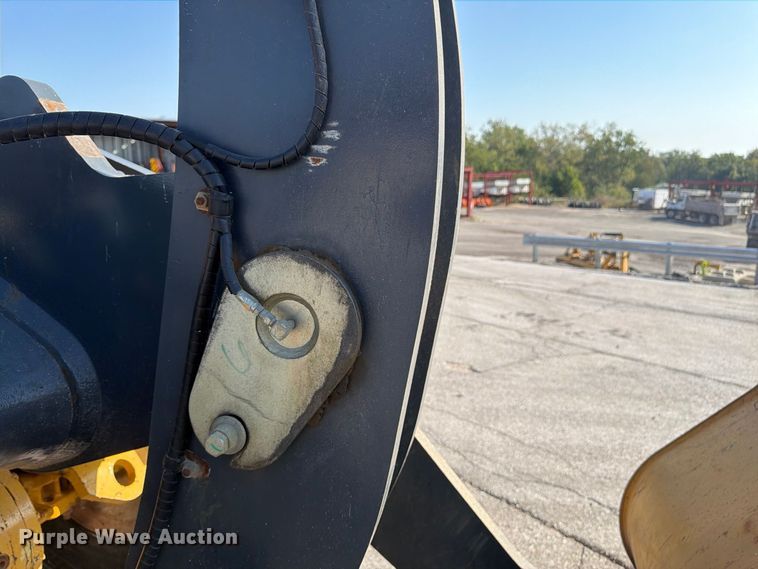 image for item FP4054 2021 John Deere 624P wheel loader