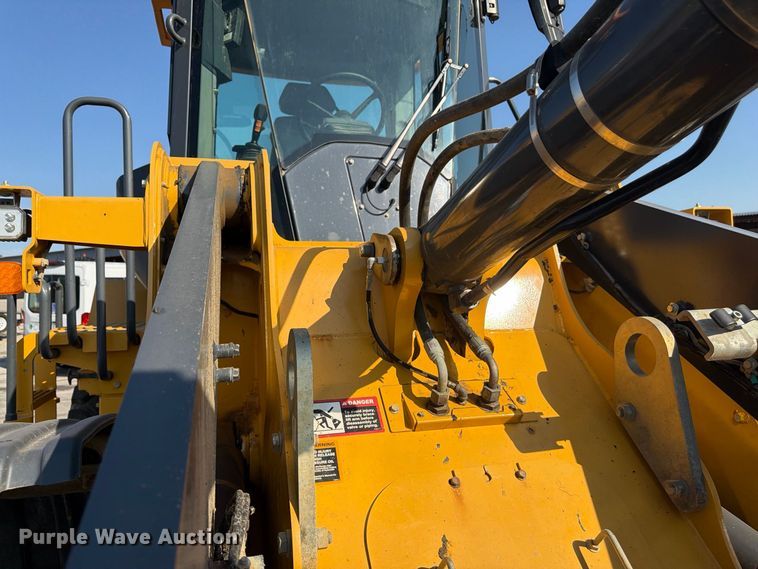 image for item FP4054 2021 John Deere 624P wheel loader