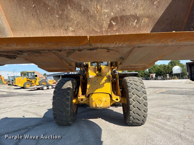 image for item FP4054 2021 John Deere 624P wheel loader