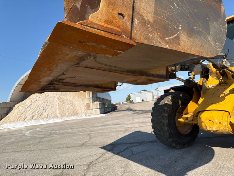 image for item FP4054 2021 John Deere 624P wheel loader