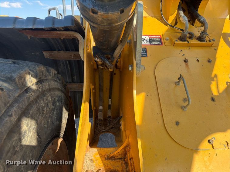 image for item FP4054 2021 John Deere 624P wheel loader