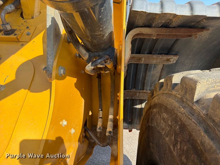 image for item FP4054 2021 John Deere 624P wheel loader