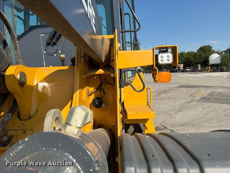 image for item FP4054 2021 John Deere 624P wheel loader