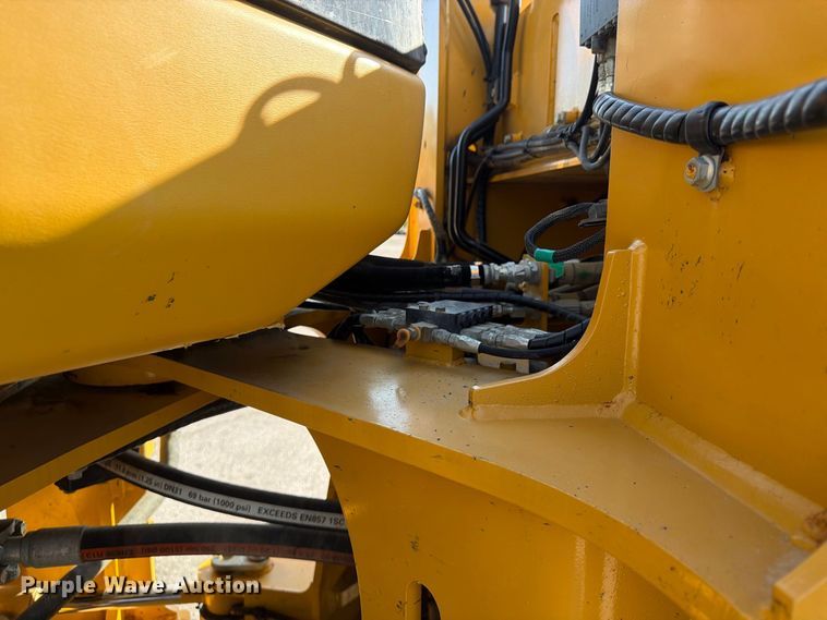 image for item FP4054 2021 John Deere 624P wheel loader