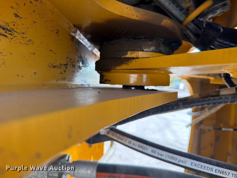 image for item FP4054 2021 John Deere 624P wheel loader