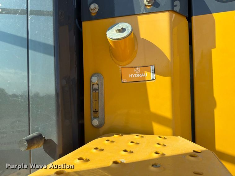 image for item FP4054 2021 John Deere 624P wheel loader