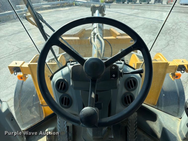 image for item FP4054 2021 John Deere 624P wheel loader