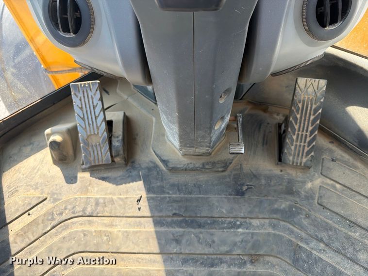 image for item FP4054 2021 John Deere 624P wheel loader