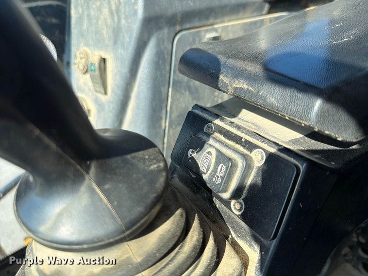 image for item FP4054 2021 John Deere 624P wheel loader