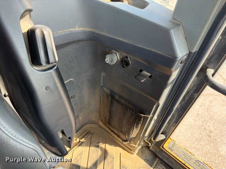 image for item FP4054 2021 John Deere 624P wheel loader