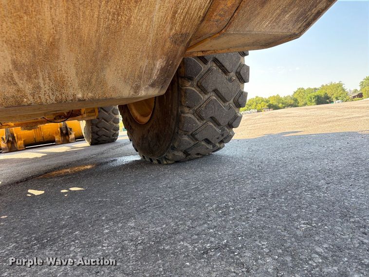 image for item FP4054 2021 John Deere 624P wheel loader
