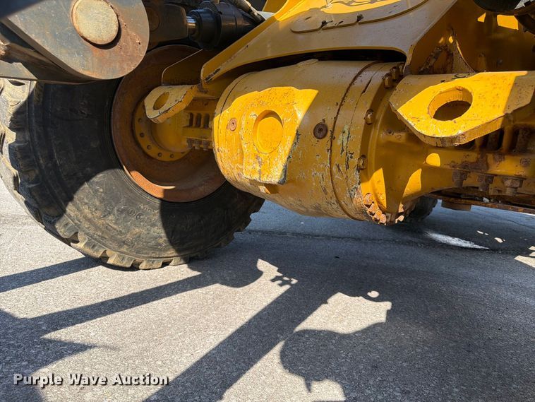 image for item FP4054 2021 John Deere 624P wheel loader