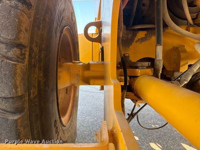 image for item FP4054 2021 John Deere 624P wheel loader