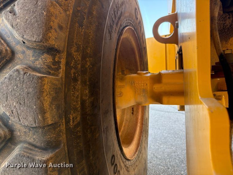 image for item FP4054 2021 John Deere 624P wheel loader