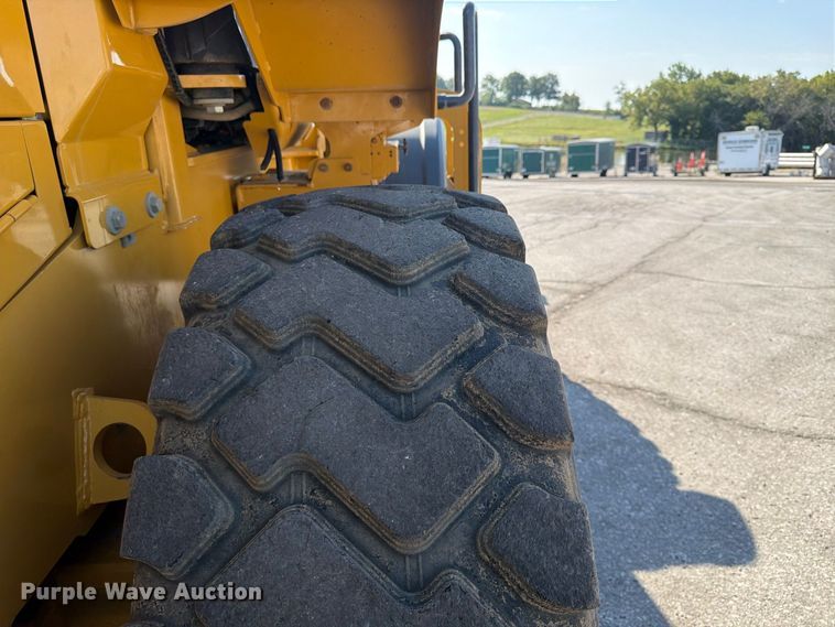 image for item FP4054 2021 John Deere 624P wheel loader