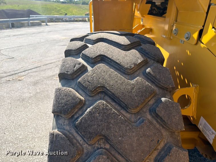 image for item FP4054 2021 John Deere 624P wheel loader