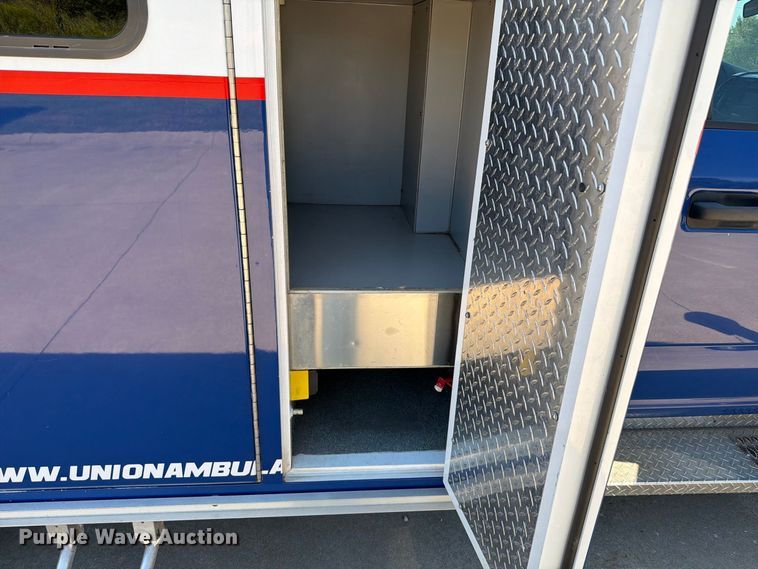 image for item FT6229 2017 Ford F350 Super Duty XLT ambulance