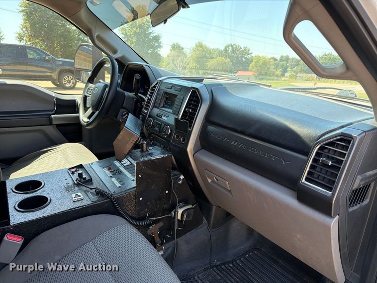 image for item FT6229 2017 Ford F350 Super Duty XLT ambulance