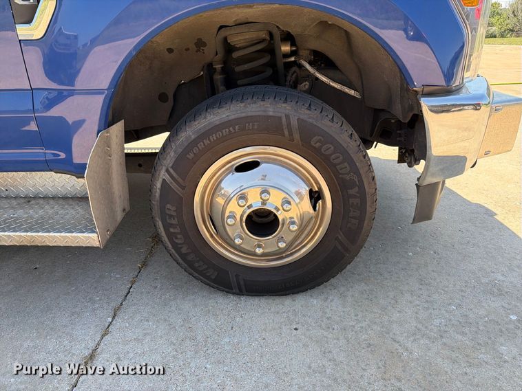 image for item FT6229 2017 Ford F350 Super Duty XLT ambulance
