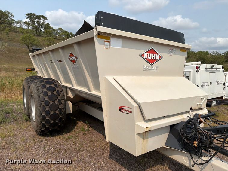 image for item FT6505 Kuhn SLC141T manure spreader
