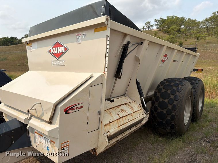 image for item FT6505 Kuhn SLC141T manure spreader